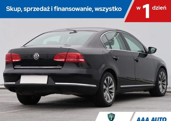 Volkswagen Passat cena 37000 przebieg: 181932, rok produkcji 2011 z Zawidów małe 326